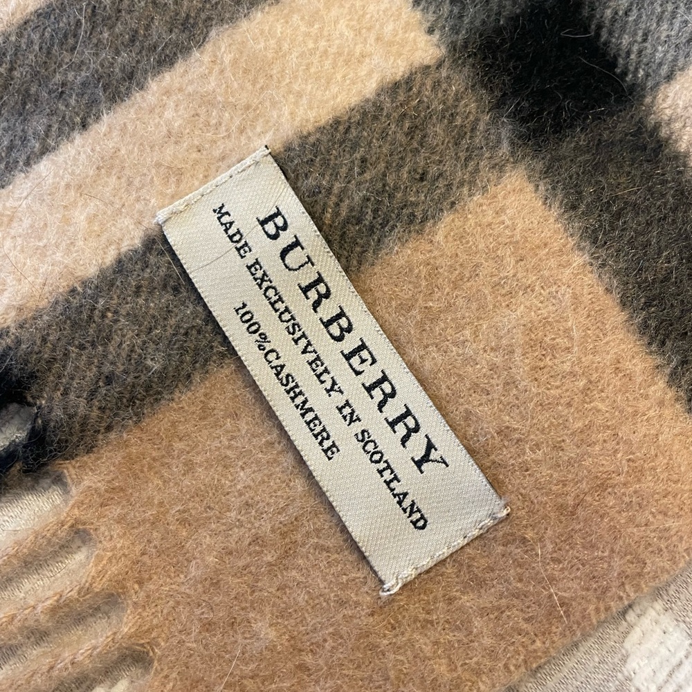 BURBERRY cashmere scarf